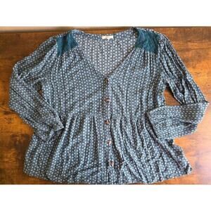 Maurices Green Boho Print Blouse w/ Lace Shoulders – Size Large